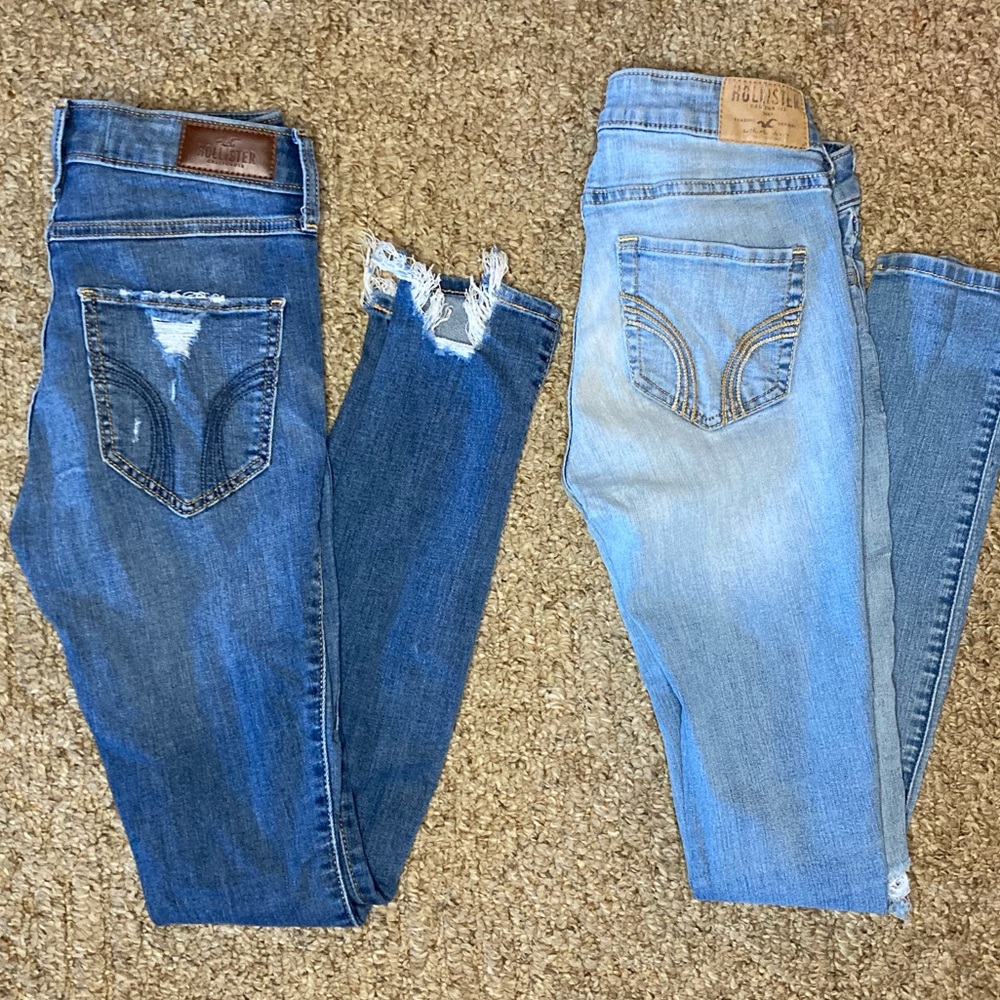 2 pairs - Hollister Skinny Jeans - Size 00R (23W)